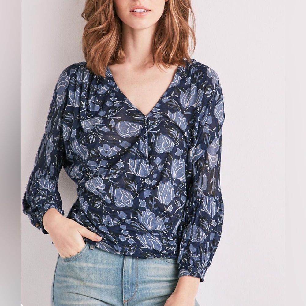 Lucky Brand blue abstract floral faux wrap top size large
